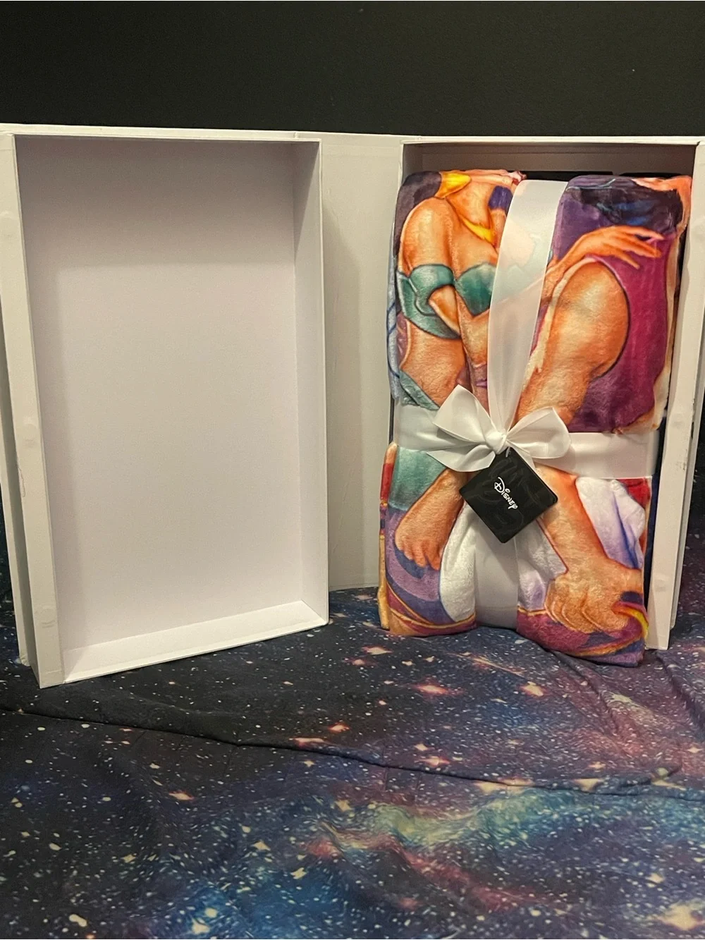 Disney Multicolor Aladdin Graphic Men’s Lounge Blanket
